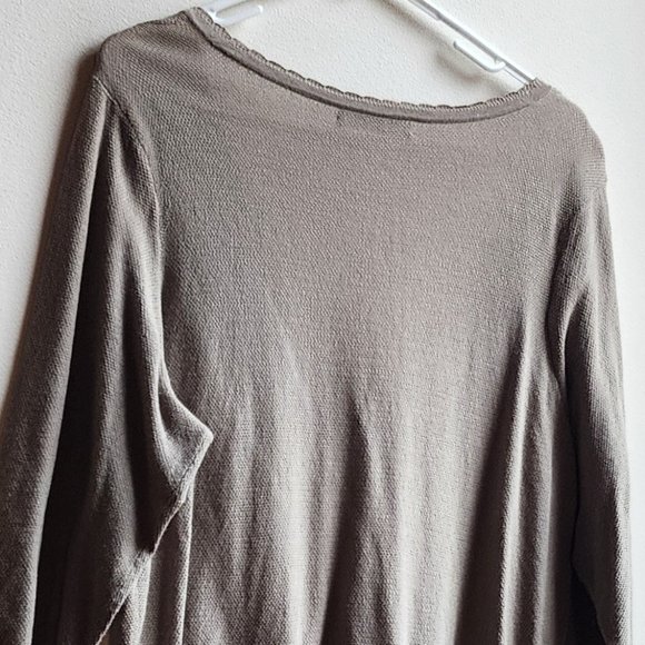 Tommy Bahama Taupe V-Neck Button Down Cardigan Size Medium - Picture 9 of 13